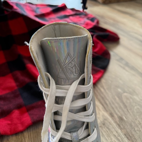 Holographic Discontinued Dolls Kill YRU Boots with Credit Card Pockets Size 11 - Picture 9 of 11